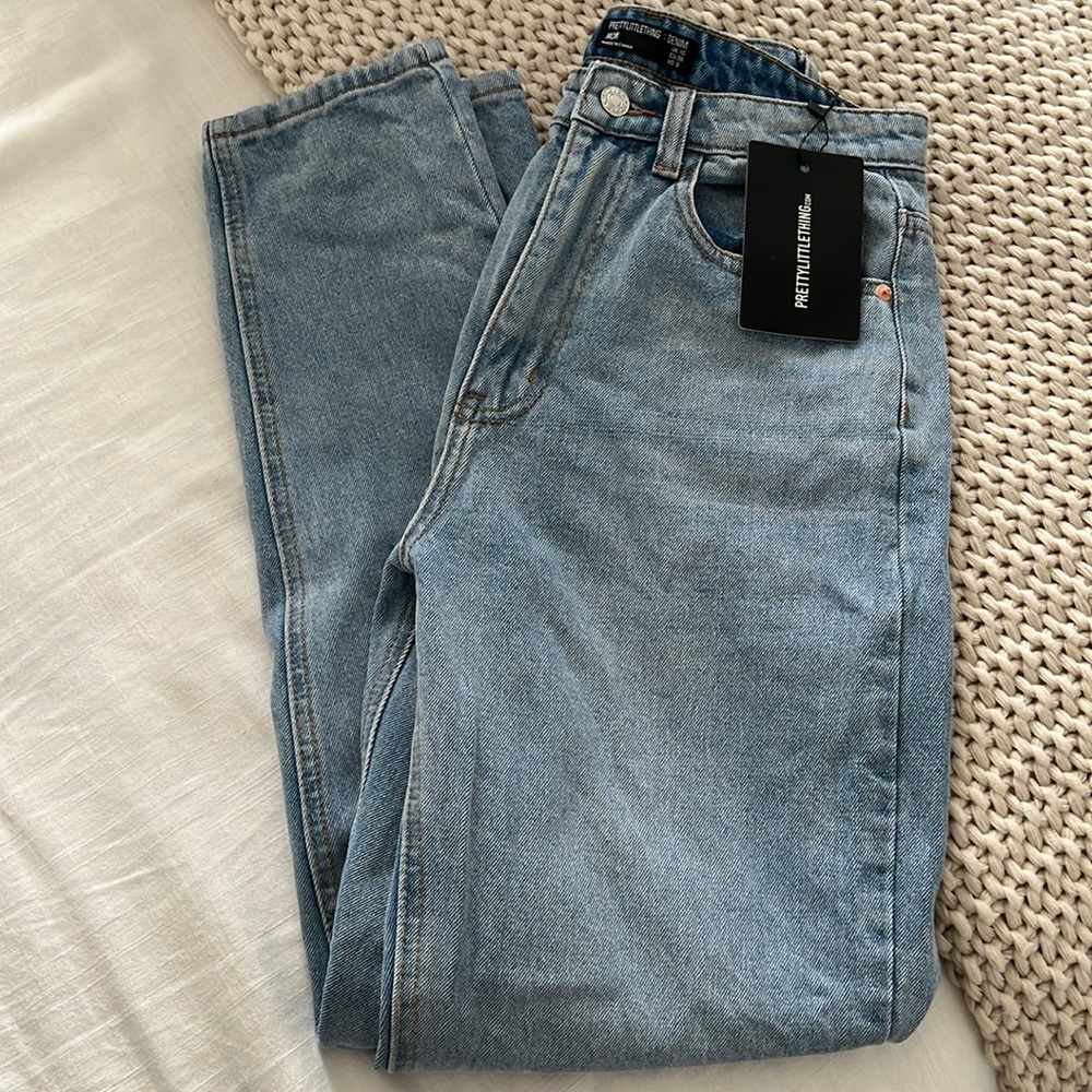 Pretty little thing mom jeans NWT